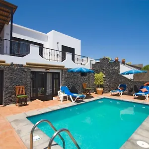 Villa 4 Bedroom Saturn With Private Heated Pool